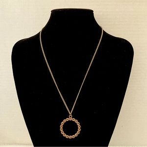 5/$25 - Goldtone Celtic Wreath Pendant Necklace